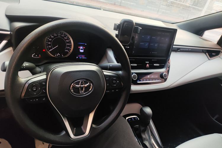 Used Toyota Levin 2023 185T CVT Luxury Edition Center Console