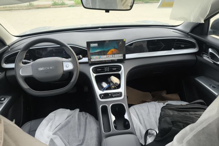 Used Geely Galaxy Geome 2026 Model 310km Youth Edition Center Console