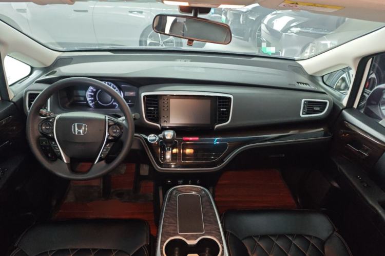 Used Honda Odyssey 2019 2.0L Rui-Changxiang Edition Center Console
