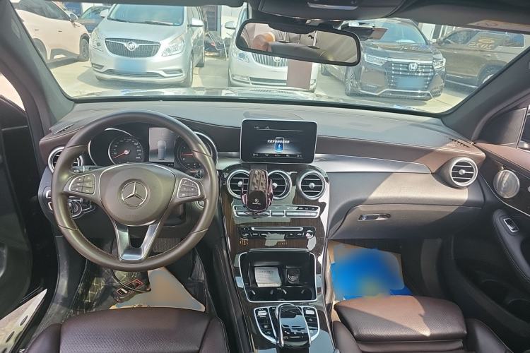 Used Mercedes-Benz GLC 2019 Facelift GLC 260 L 4MATIC Luxury Model
