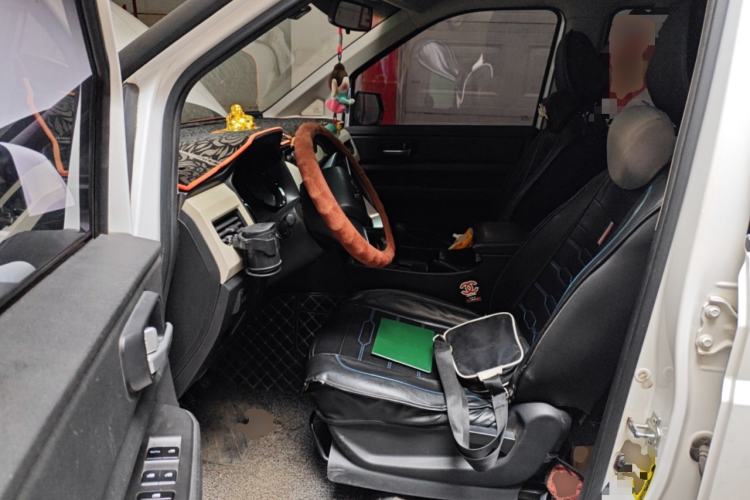 Used Wuling Hongguang PLUS 2019 1.5T Manual Comfort Version 7 Seats
