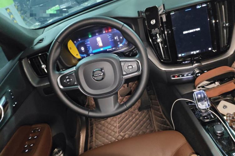 Used Volvo XC60 2024 B5 4x4 Smart Luxury Edition
