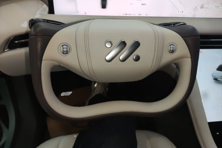 Used IM LS7 2023 90 kWh Elite Rear-Drive Version
