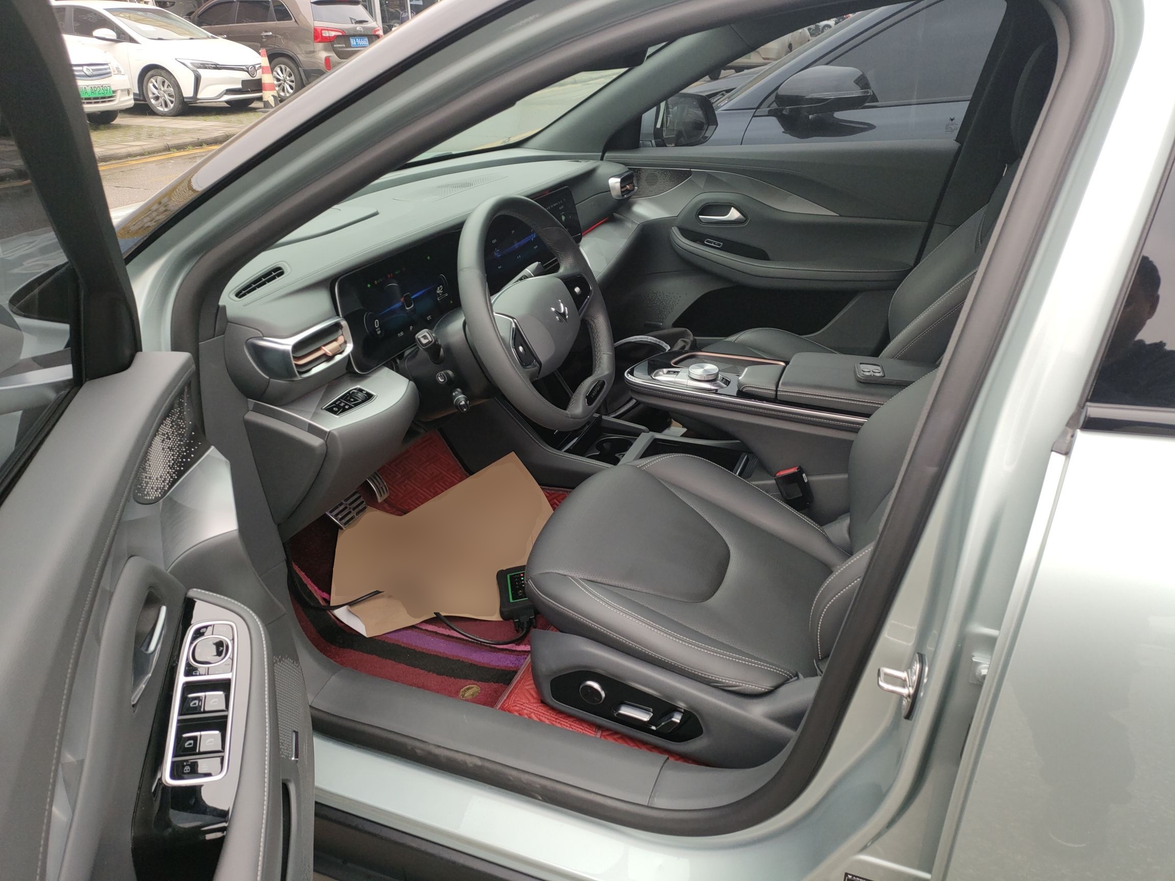 Переднее сиденье в автомобиле