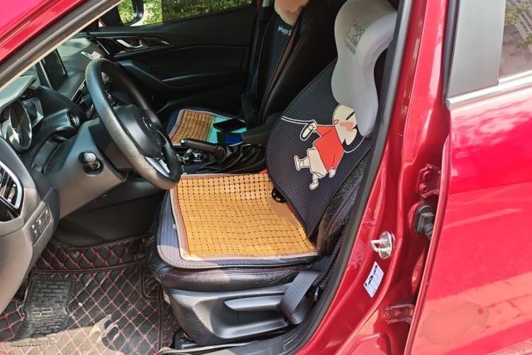 Used Mazda 3 Axela 2016 Hatchback 1.5L Automatic Luxury Model