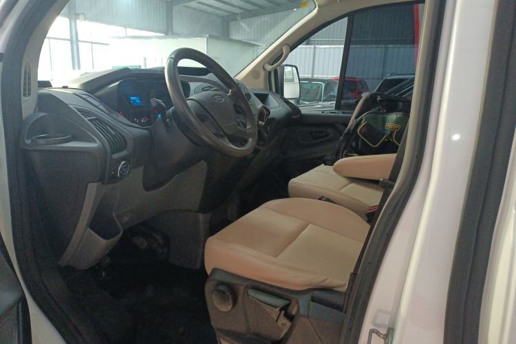 Used Ford Transit 2017 2.0T Diesel Multi-Purpose Commercial Vehicle Short Wheelbase Low Roof China V Standard
