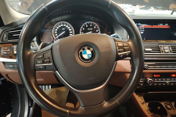 Used BMW 5 Series 2015 535Li Leading Model Steering Wheel