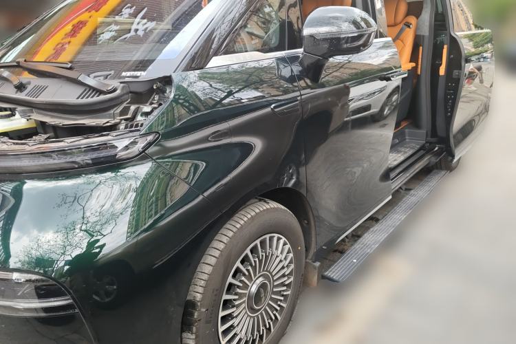 Used Geely Galaxy LEVC L380 2025 805 km Flagship Version All-Wheel Drive