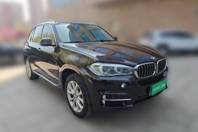 Used BMW X5 2018 xDrive28i Front Right 45 Deg