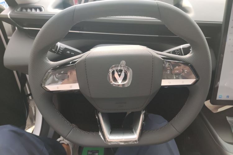 Used CHANGAN Eado PHEV 2025 Smart New Blue Whale 145KM High-Energy Edition Steering Wheel