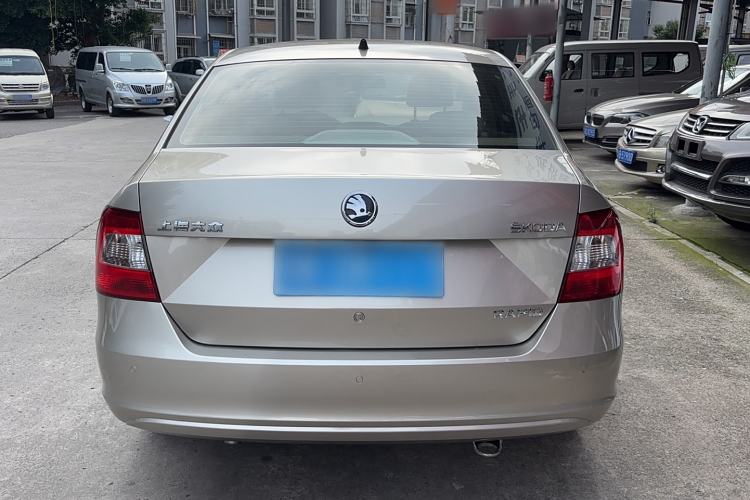 Used Skoda Rapid 2015 1.6L Automatic Smart Selection Model
