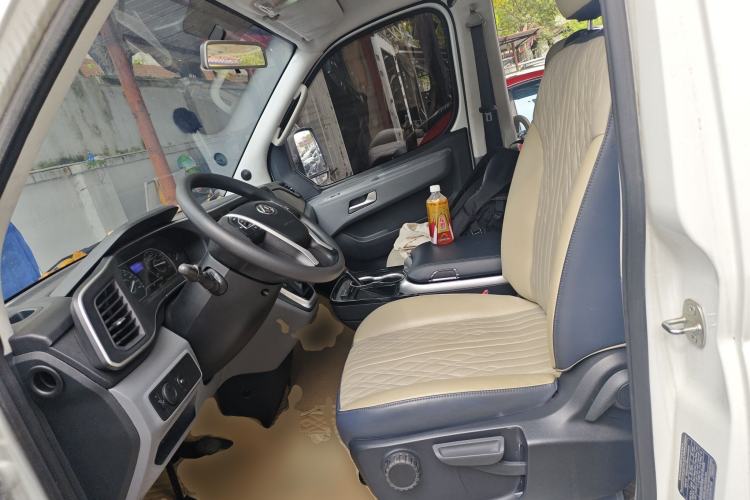 Used SAIC MAXUS Xintu V80 2024 Aotong Value Edition 6AMT Short Wheelbase Ultra-Low Roof 127 Ps 5/6 Seats Left Front Seat