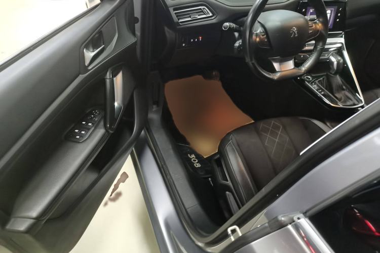 Used Peugeot 308 2016 1.6L Automatic Luxury Edition