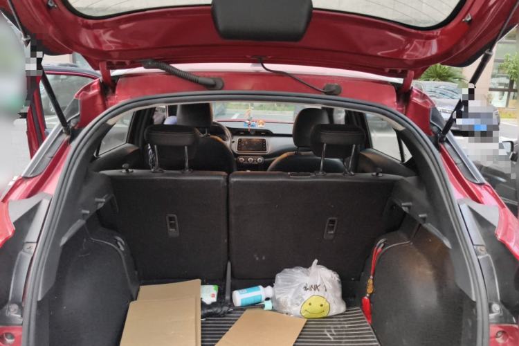 Used Nissan Kicks 2018 1.5L CVT Smart Connect Luxury Edition
