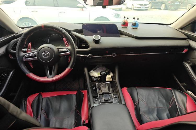 Used Mazda 3 Axela 2022 2.0L Automatic ZhiXuan Edition Center Console