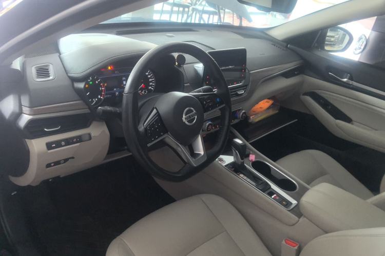 Used Nissan Teana 2021 2.0L XL Upper AD1 Smart Drive & Navigation Edition Center Console