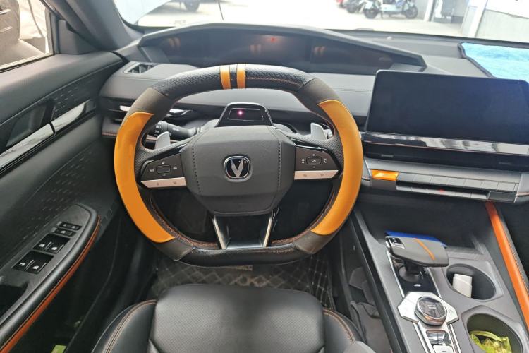 Used Changan UNI-V 2022 1.5T Prestige Version
