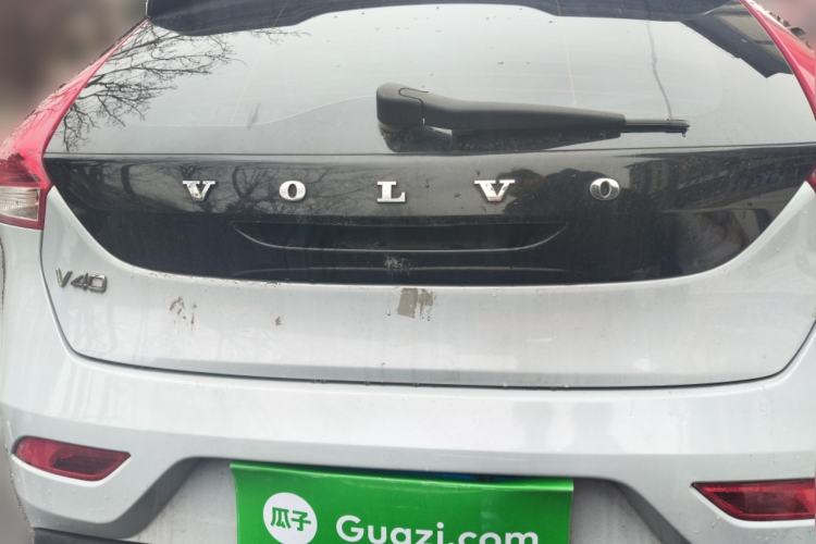 Used Volvo V40 2015 1.6T Zhiyi Edition
