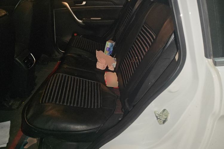 Used Haval M6 2019 1.5T Manual Two-Wheel Drive Urban Version China VI Standard Left Rear Seat