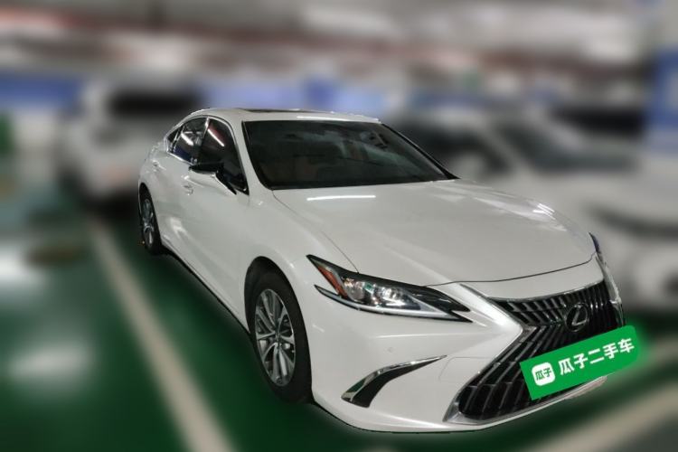 Used Lexus ES 2023 200 Excellence Edition
