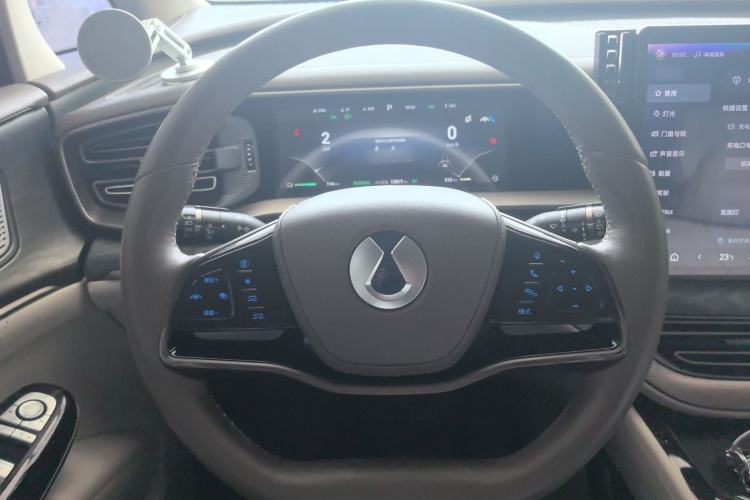 Used Denza D9 2022 DM-i 1040 Prestige Model