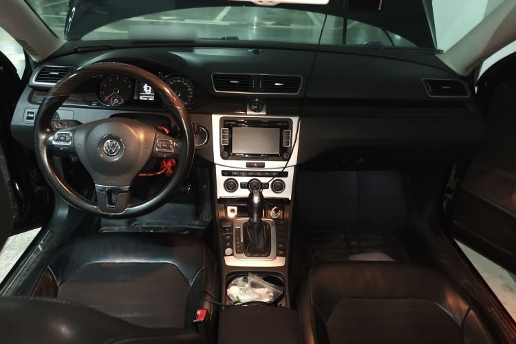 Used Volkswagen Magotan 2013 1.8TSI Prestige Model Center Console