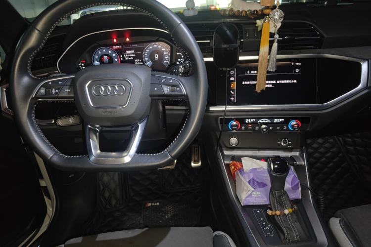 Used Audi Q3 2020 35 TFSI Fashion Dynamic Model
