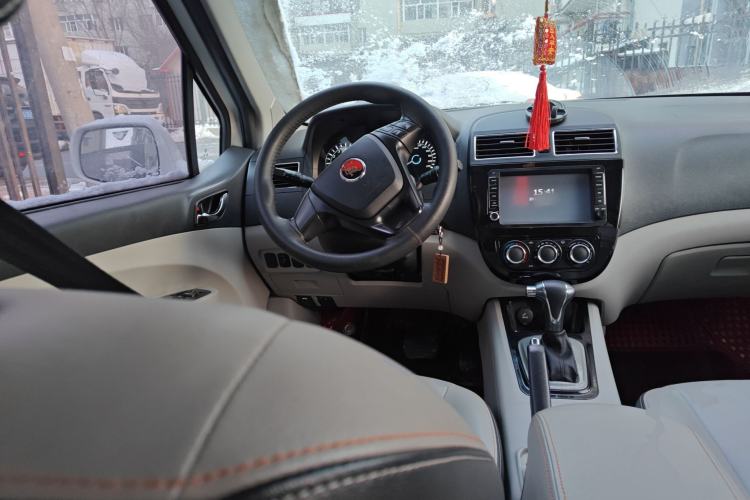 Used FORTHING Joyear XV 2015 1.6L CVT Comfort Model
