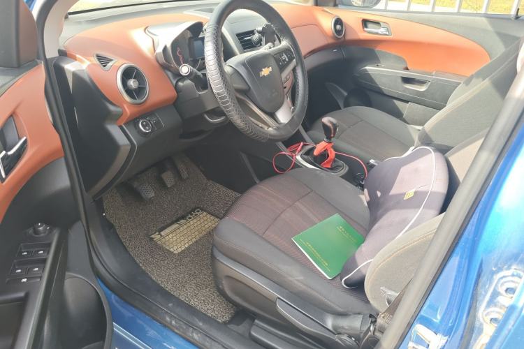 Used Chevrolet Aveo Sonic 2011 Hatchback 1.6L MT SX
