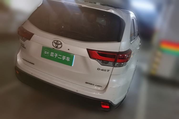 Used Toyota Highlander 2018 2.0T Four-Wheel Drive Prestige Version 7 Seats China V Emission Standard Rear Right 45 Deg