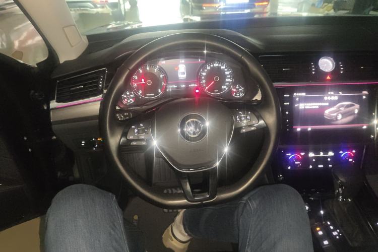 Used Volkswagen Phideon 2019 380TSI Two-Wheel Drive Business Edition China VI Standard
