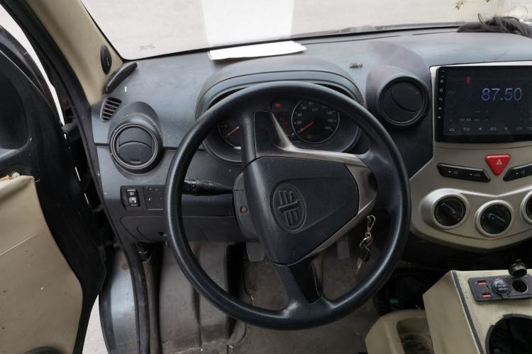 Used FAW Jiabao V80 2014 1.5L Logistics Comfort Model Steering Wheel