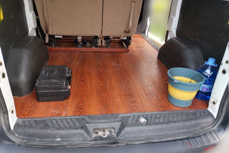 Used Ford Transit 2017 2.0T Diesel Multi-Purpose Commercial Vehicle Short Wheelbase Low Roof China V Standard
