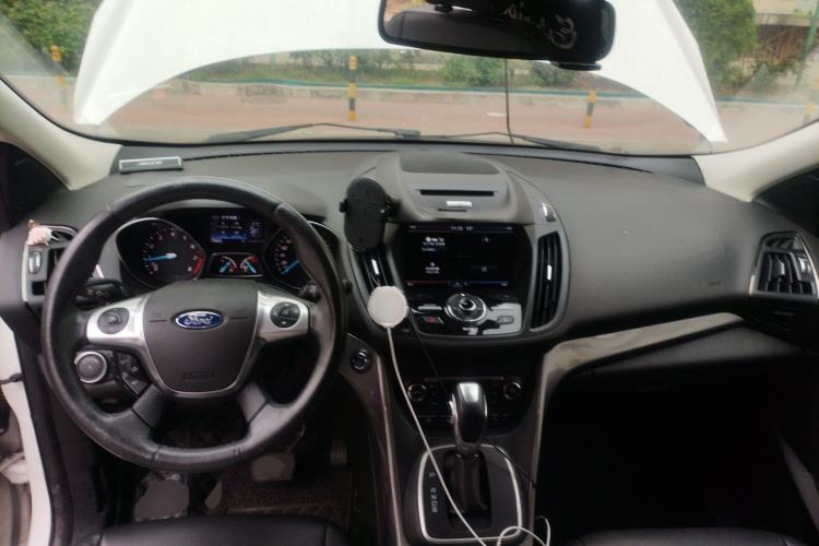 Used Ford Kuga 2015 2.0L GTDi Four-Wheel Drive Prestige Model Center Console