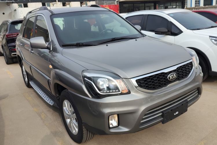 Used Kia Sportage 2013 2.0L Automatic Two-Wheel Drive GL Trim Front Right 45 Deg