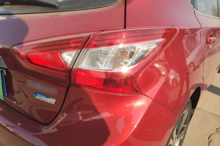 Used Nissan Tiida 2019 1.6L CVT Smart Enjoyment Version China VI Standard Right Rear Taillight