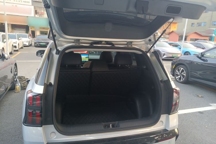 Used AION V 2024 Aion Tyrannosaurus 650 Smart Luxury Edition