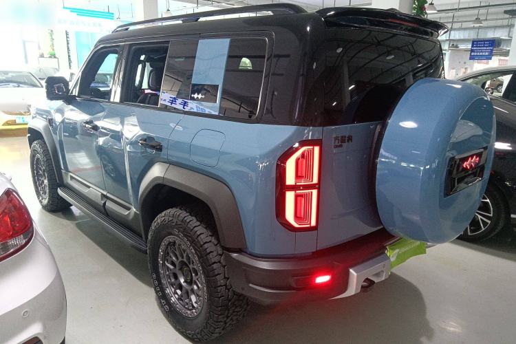 Used Formula Leopard Leopard 5 2023 Navigator Edition