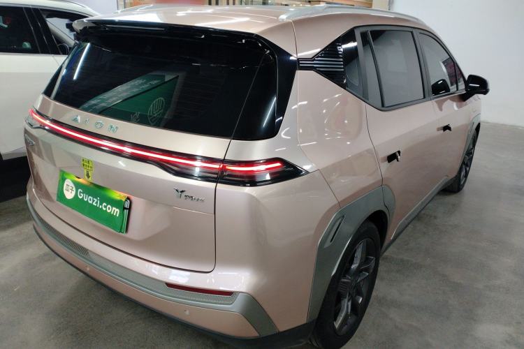 Used AION Y 2022 Plus 70 Tech Edition
