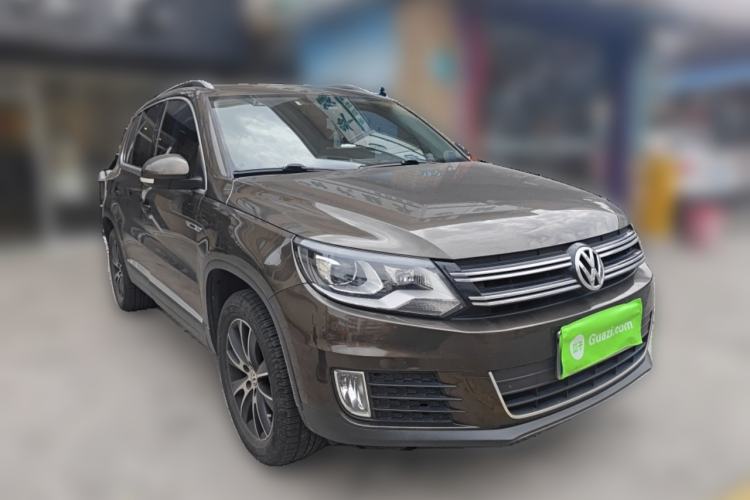 Used Volkswagen Tiguan 2016 300TSI Automatic All-Wheel Drive Luxury Edition Front Right 45 Deg