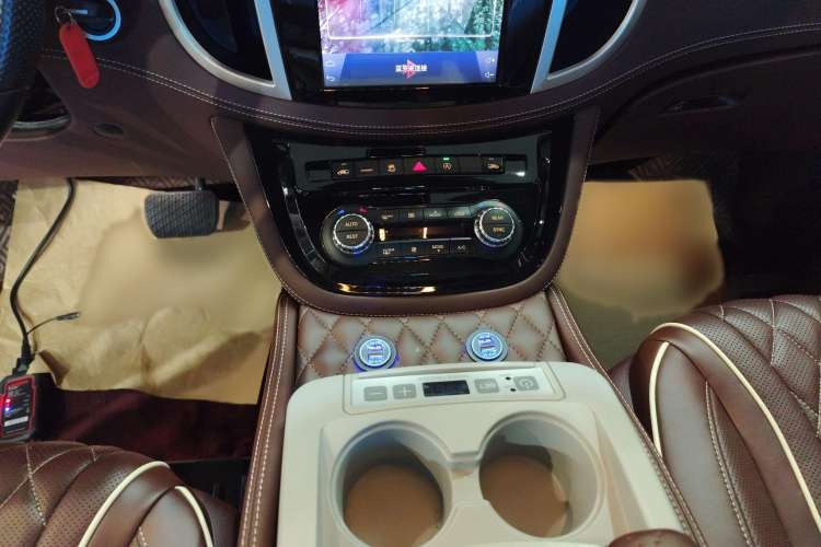 Used Mercedes-Benz Vito 2018 2.0T Business Version China VI Emission Standard
