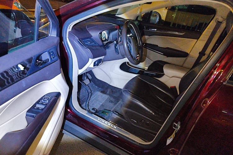 Used Lincoln MKC 2017 2.0T Two-Wheel-Drive Luxury Edition
