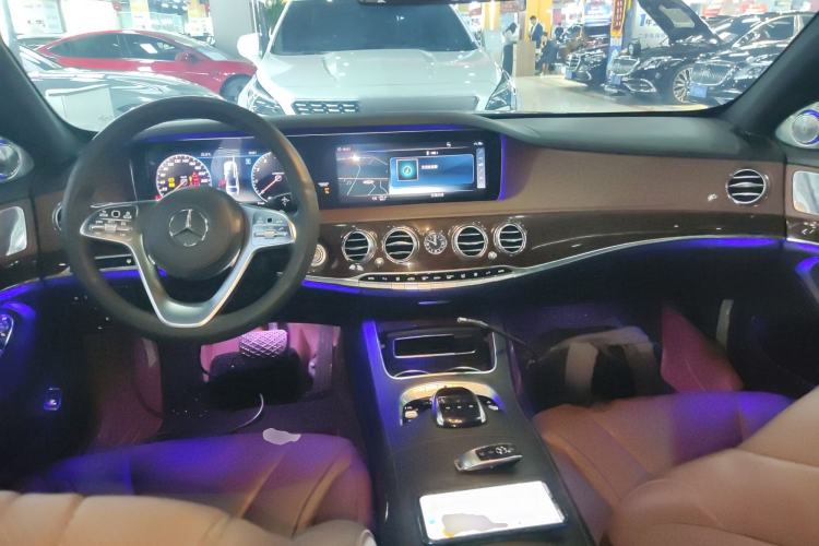 Used Mercedes-Benz S-Class 2018 S 320 L Center Console