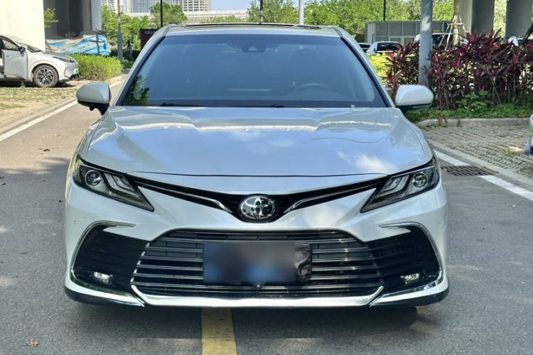 Used Toyota Camry 2021 2.0G Luxury Edition
