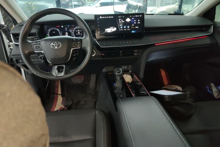 Used Toyota Camry 2024 Dual-Engine 2.5HG Prestige Edition Center Console