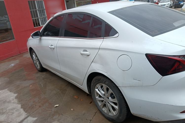 Used Roewe i5 2023 1.5L CVT Luxury Edition Exterior 2