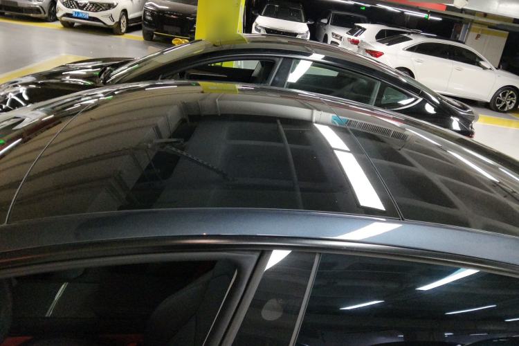 Used Tesla Model 3 2023 Rear-Wheel-Drive Version Roof