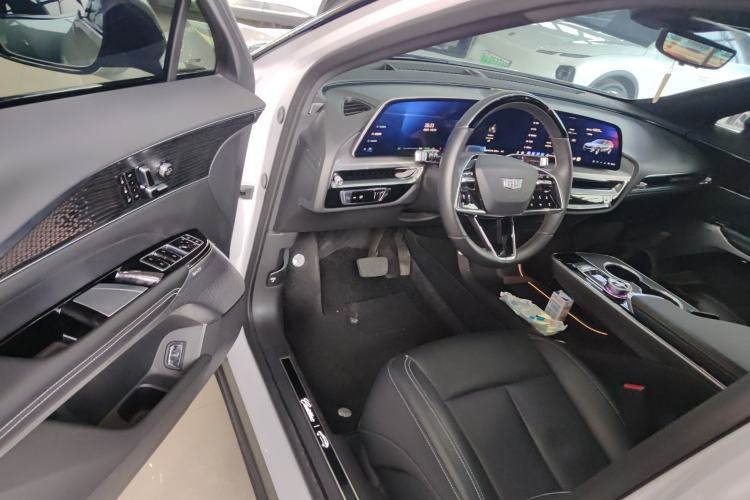 Used Cadillac LYRIQ 2022 Rear-Drive Long-Range Luxury Edition
