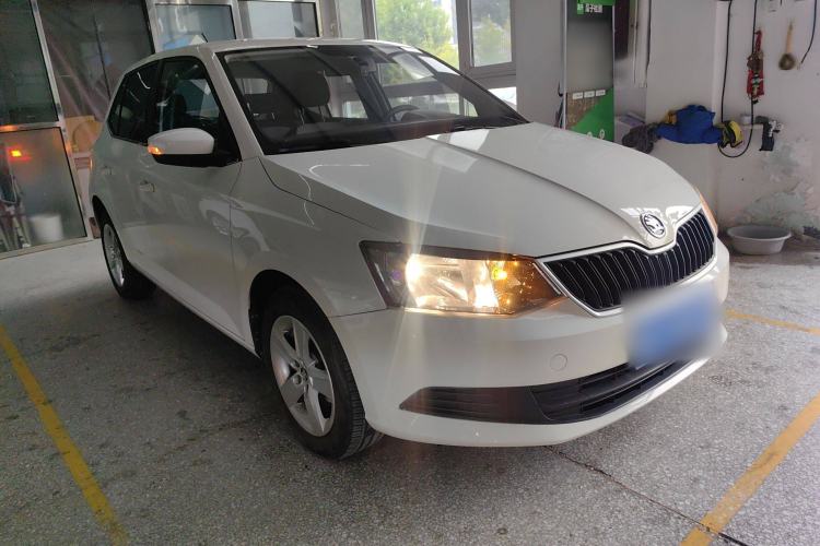 Used Skoda Fabia 2017 1.4L Automatic Car Enjoy Edition
