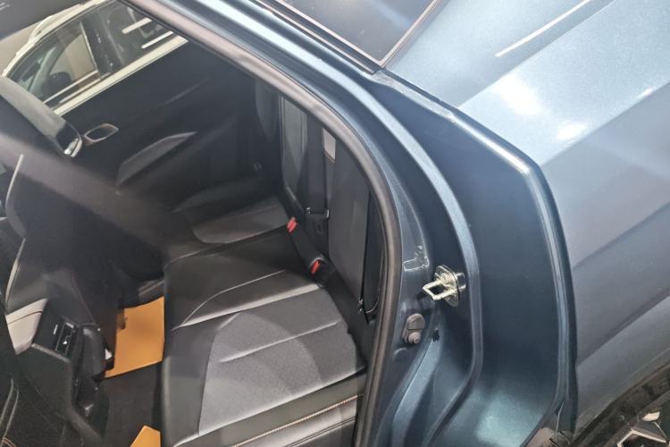 Used Oshan Z6 2023 Blue Whale 1.5T DCT Smart-Led City Edition
